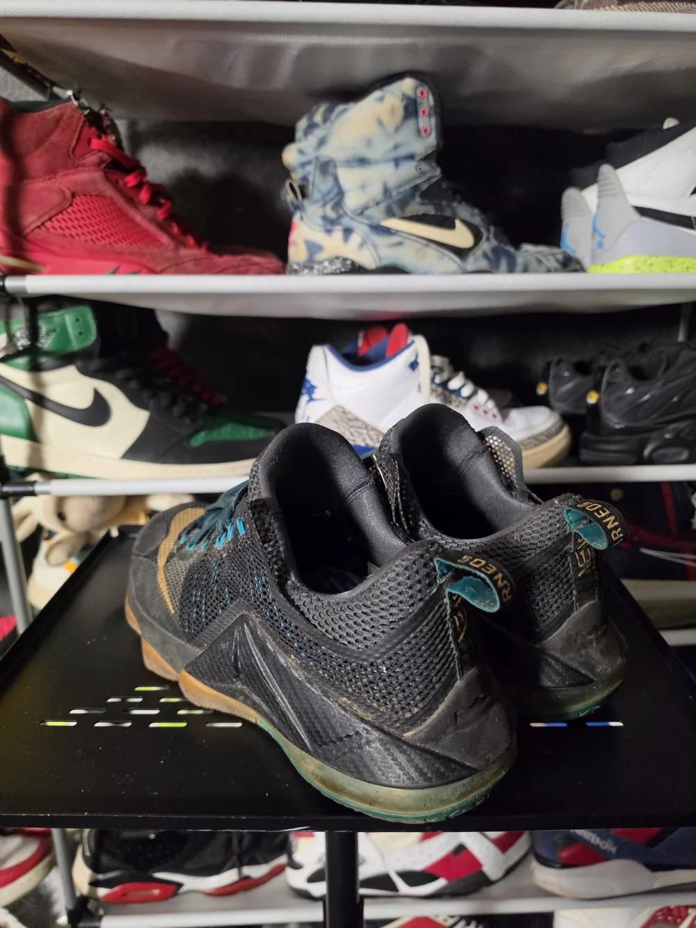 🔥 Nike Lebron 12 Carbon Fiber SVSM Men’s Size 11 Black Gold Low